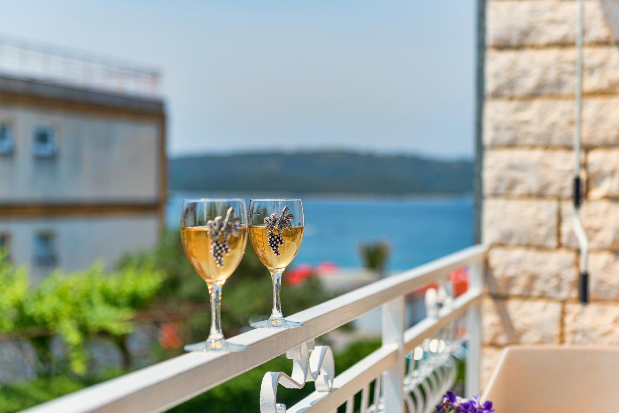 Villa Daniela โตรกีร์ ภายนอก รูปภาพ