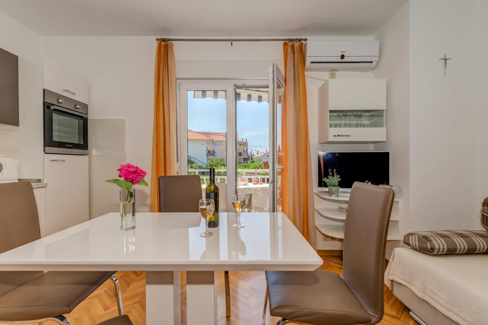 Villa Daniela โตรกีร์ ภายนอก รูปภาพ