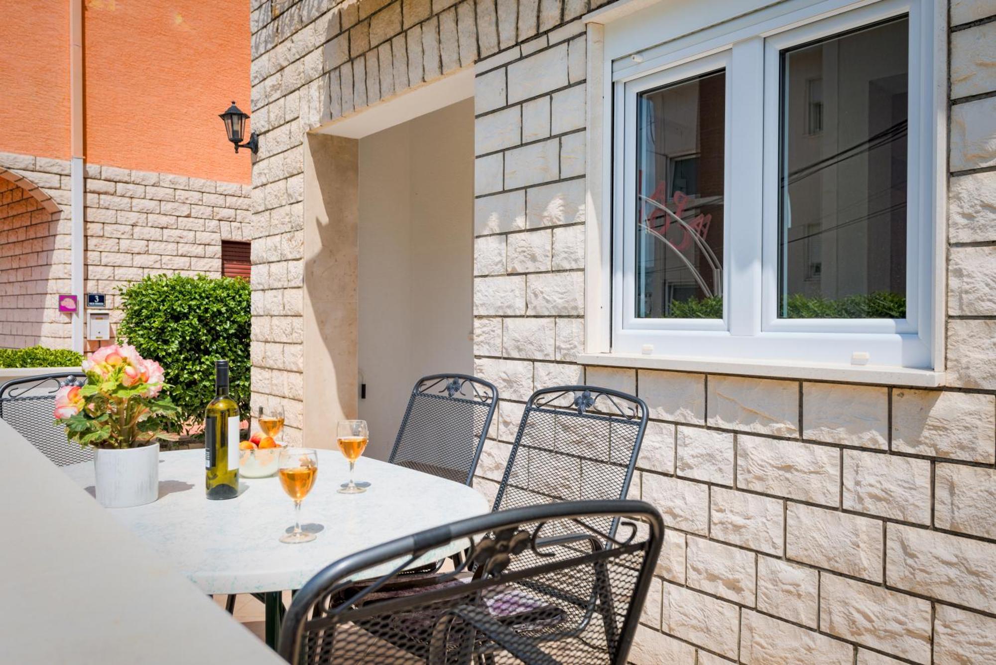 Villa Daniela โตรกีร์ ภายนอก รูปภาพ