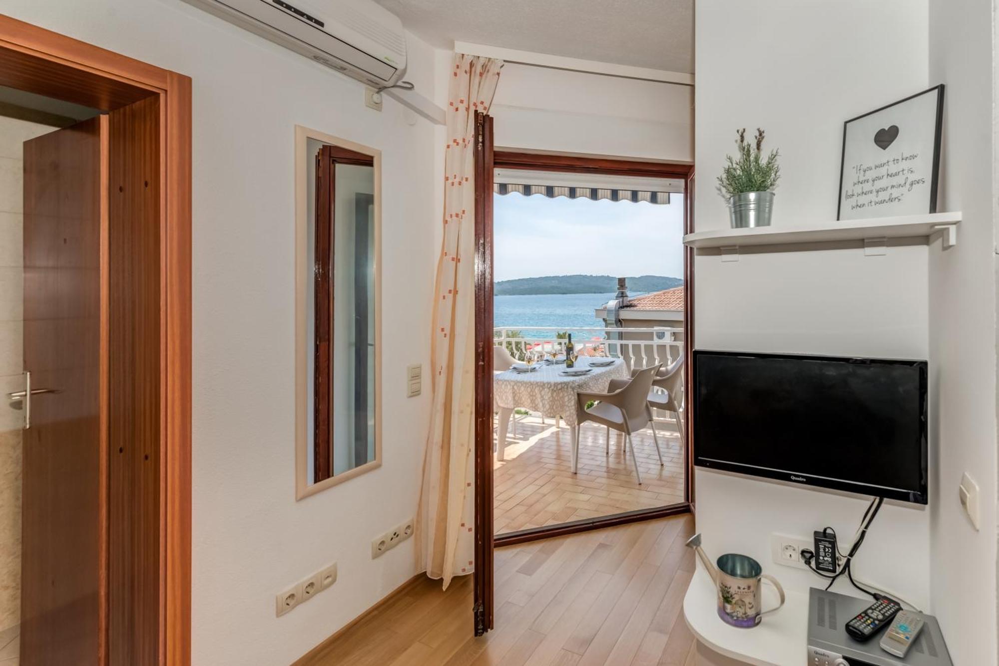Villa Daniela โตรกีร์ ภายนอก รูปภาพ